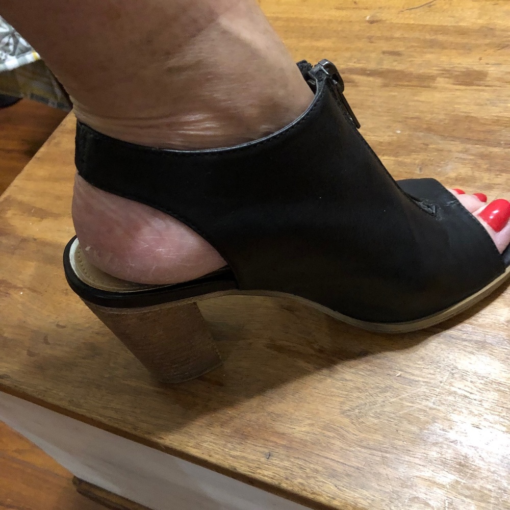 Size 8 Steve Madden sandles